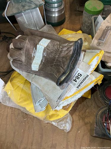 Gloves And Raincoat A (1 of 8)