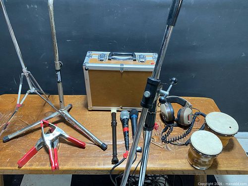 Musicians lot- three mics (two working )gig case, recorder, small bongos, vintage stand (1 of 8)