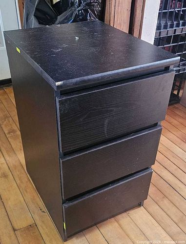 Jysk night stand (1 of 3)