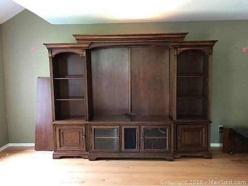 Lot #0944 (1 of 10)