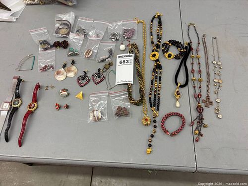 Mixed Costume Jewelry: Necklaces, Bracelets, Earrings, Watches, Charms (1 of 15)