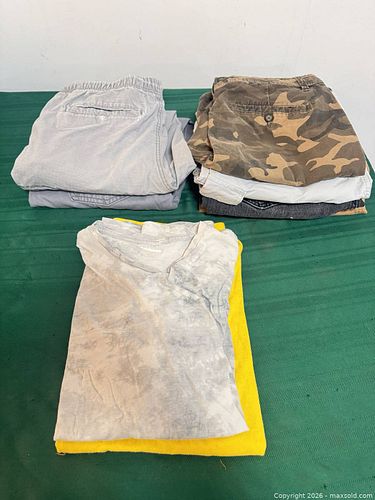 Mixed Unisex Summer Clothing Lot, 8+ Pieces (1 of 5)