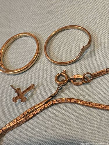 10K Rose/Yellow Gold Scrap Jewelry Lot: 2 Rings, Bracelet & Cross Stud (4 grams) (1 of 4)