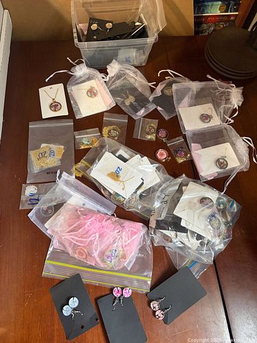 Mixed Jewelry Lot — Necklaces, Pendants & Earrings (Floral & Enamel) -sc (1 of 9)