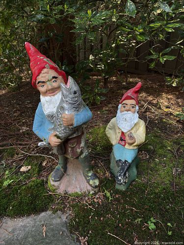(2pcs) Vintage Cement Garden Gnomes (1 of 16)