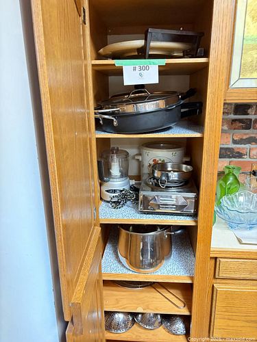 Vintage & Modern Cookware & Small Appliances (1 of 21)