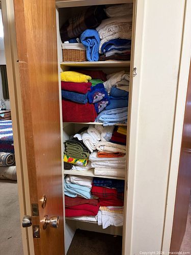 Vintage Table, Bath & Bed Linens (1 of 18)