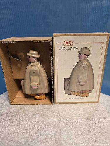 Tin Wind-Up Toy with Original Box and Attached Key (1 of 3)