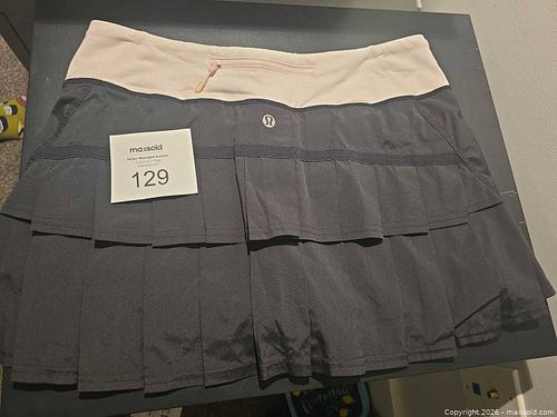 Lot #129 (1 of 4)