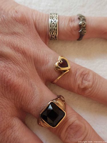 Mixed Jewellery Lot — 4 Rings & 2 Pendants (1 of 6)