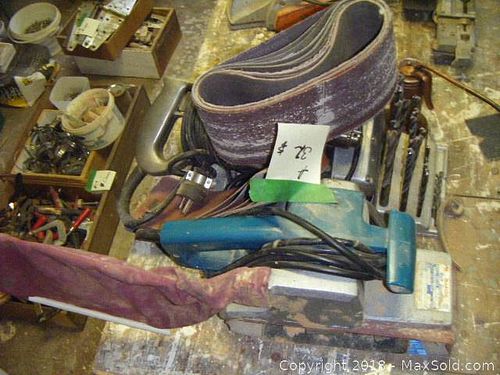 Lot #0032 (1 of 12)