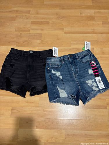 New NoBo Juniors Jean Shorts Size 5 (1 of 3)