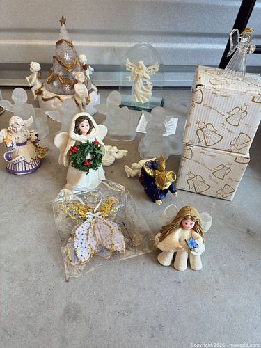 Lot of 10+ Angel Christmas Collectible Figurines (Glass, Resin, Fabric) (1 of 7)
