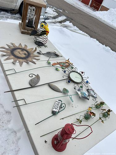 Mixed Garden Decor Set – Metal Stakes, Wood Lantern, Metal Bird (1 of 5)