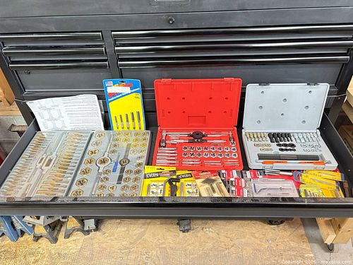Rethreading tools lot 112 (1 of 7)
