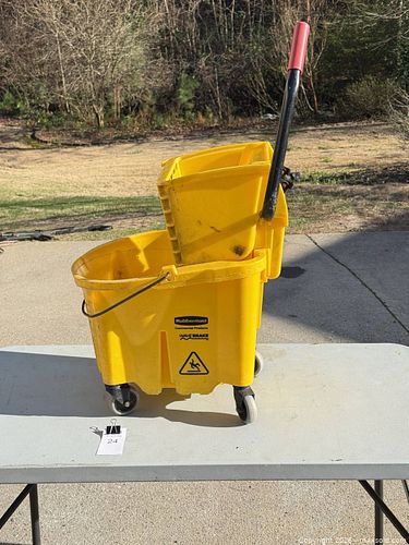 Commercial Mop Bucket and Ringer (1 of 1)