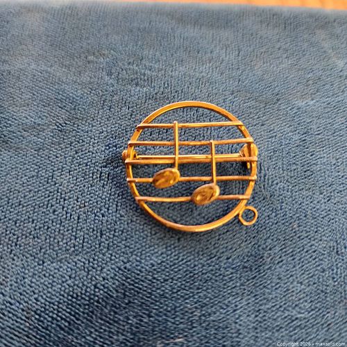 Musical Notes Staff Pendant/Brooch, Approx 1 inch Diameter (1 of 4)