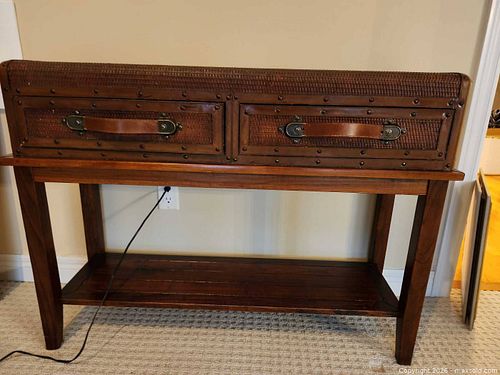 Console Table. C (1 of 10)