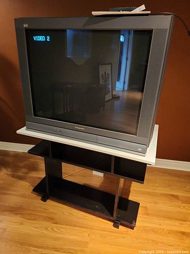 TV and Stand. D (1 of 13)