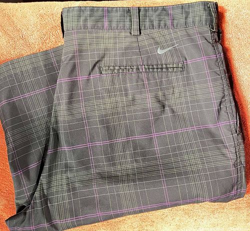 Nike Golf Shorts Size 40 (1 of 3)