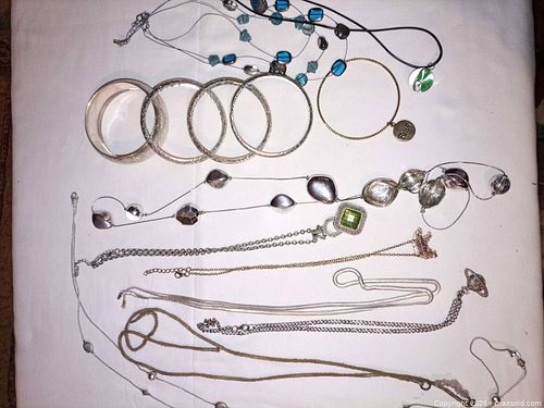 Assorted Costume Jewelry Lot: Necklaces, Bracelets, Bangles, Pendants (1 of 5)