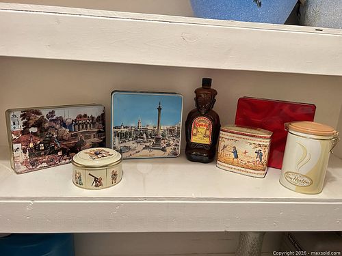 Vintage Decorative Tins and Novelty Liquor Bottle Lot (1 of 14)