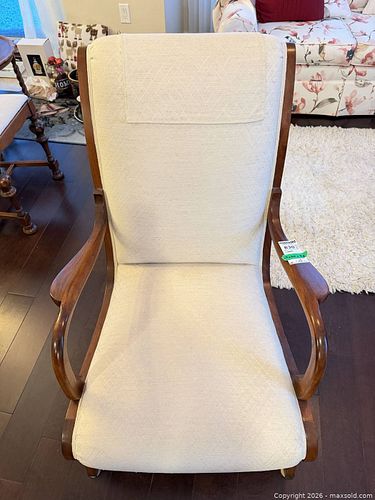 Vintage Traditional Beige Fabric Armchair with Solid Wood Frame C (1 of 7)