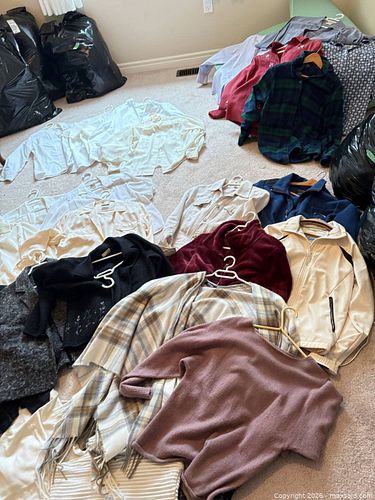 Women's Mixed Assorted Clothing B (1 of 11)