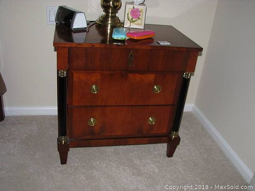 Lot #0253 (1 of 9)
