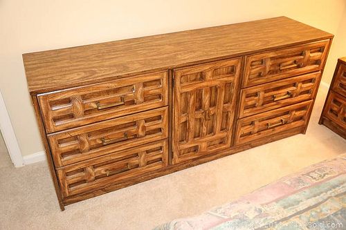 Lot #0260 (1 of 12)