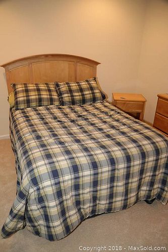 Lot #0266 (1 of 8)