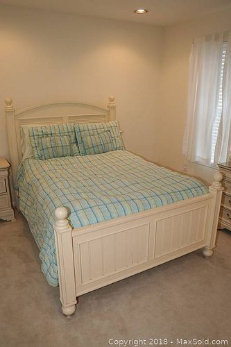 Lot #0271 (1 of 12)