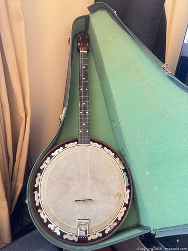 Vintage Banjo (1 of 11)