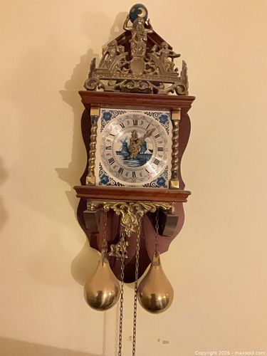 pendulum clock (1 of 3)