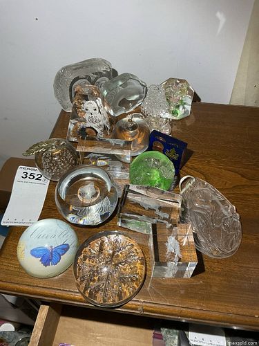 Glass Collectibles B (1 of 12)