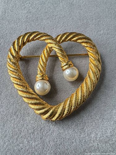 Gold-Tone Heart Rope Brooch with Faux Pearls, 40–45mm (1 of 4)