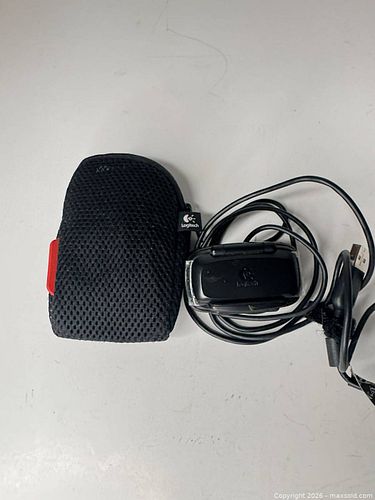Logitech HD 720p USB Webcam with Carrying Pouch (1 of 5)