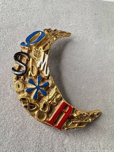 Puccini Gold Tone Crescent Moon Brooch (1 of 5)