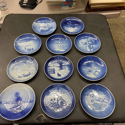 Lot #32 (1 of 12)