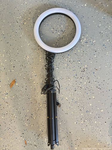 10–12 in USB-Powered Ring Light with Collapsible Tripod (1 of 3)