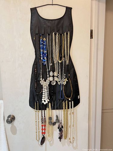 Jewelry Hanger with Costume Necklaces (1 of 9)