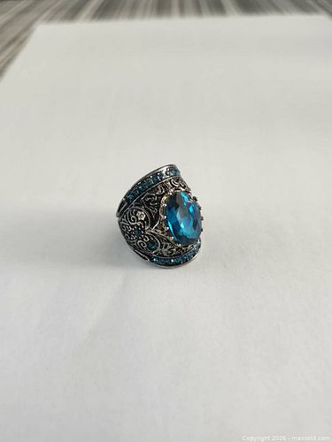 Blue Oval Vintage-Style Chevaliere Cocktail Ring, Silver-Tone, (1 of 5)