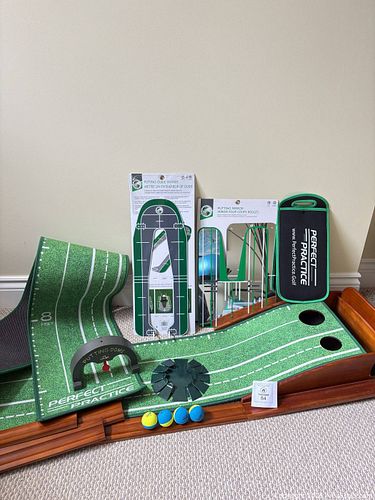 Golf Putting Lot  (1 of 8)