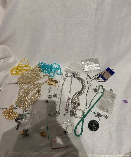 Assorted Jewelry #3 (1 of 10)