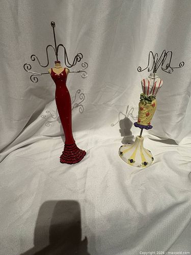 Jewelry Stands (1 of 4)