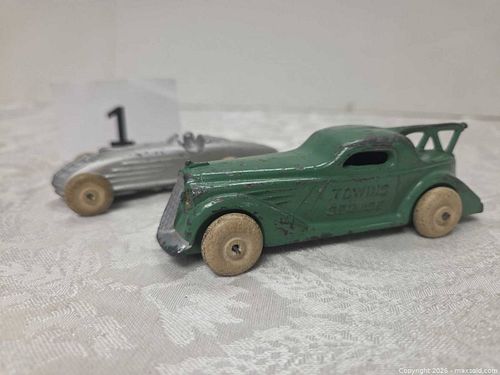 Barclay Slush Metal "Atomic Racer" Silver 1930 Race Car & Toy Tow Truck (1 of 16)