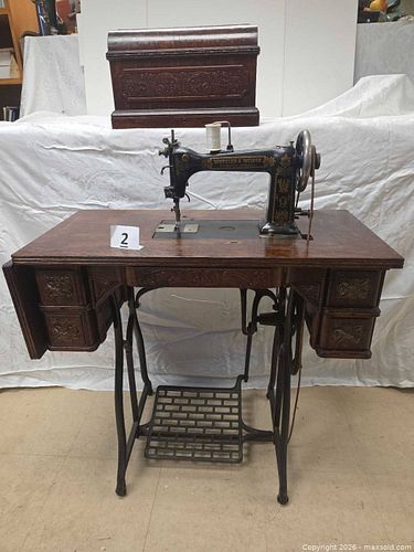 Wheeler & Wilson #9 Antique Sewing Machine (1 of 20)