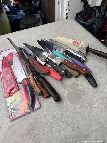 A LOT OF CUTTING INSTRUMENTS. (1 of 3)