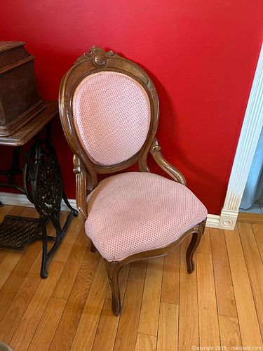 Vintage Victorian Style Medallion Back Side Chair (1 of 17)