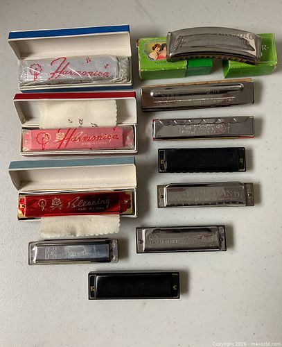 Collection of vintage harmonicas (1 of 5)